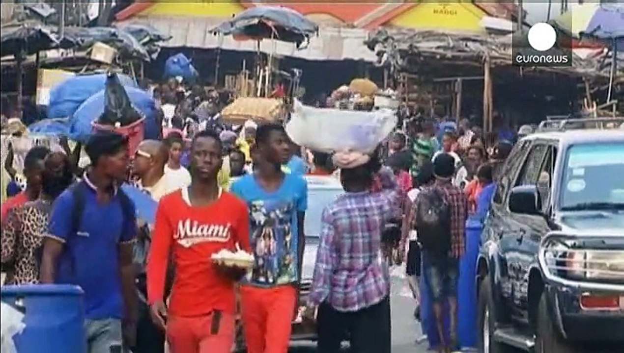 سيراليون ترفع إجراءات الحجر الصحي بعد انخفاض وباء فيروس إيبولا