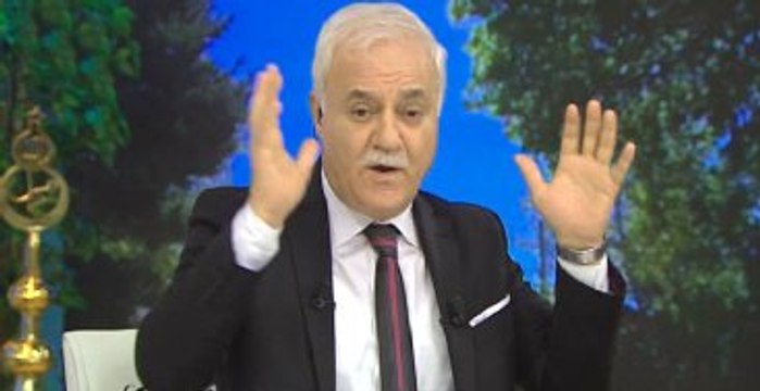 Nihat Hatipoğlu'na Sordular: Kur'an'ın Olduğu Odada Cinsel İlişkiye Girilir mi