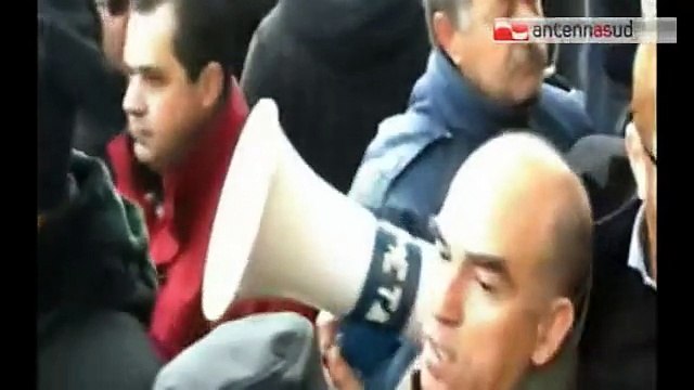 TG 23.01.15 Ilva: prosegue la protesta, i lavoratori dell'indotto occupano la statale Jonica
