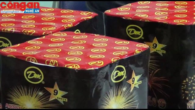 Bắt đối tượng vận chuyển 7kg pháo trái phép