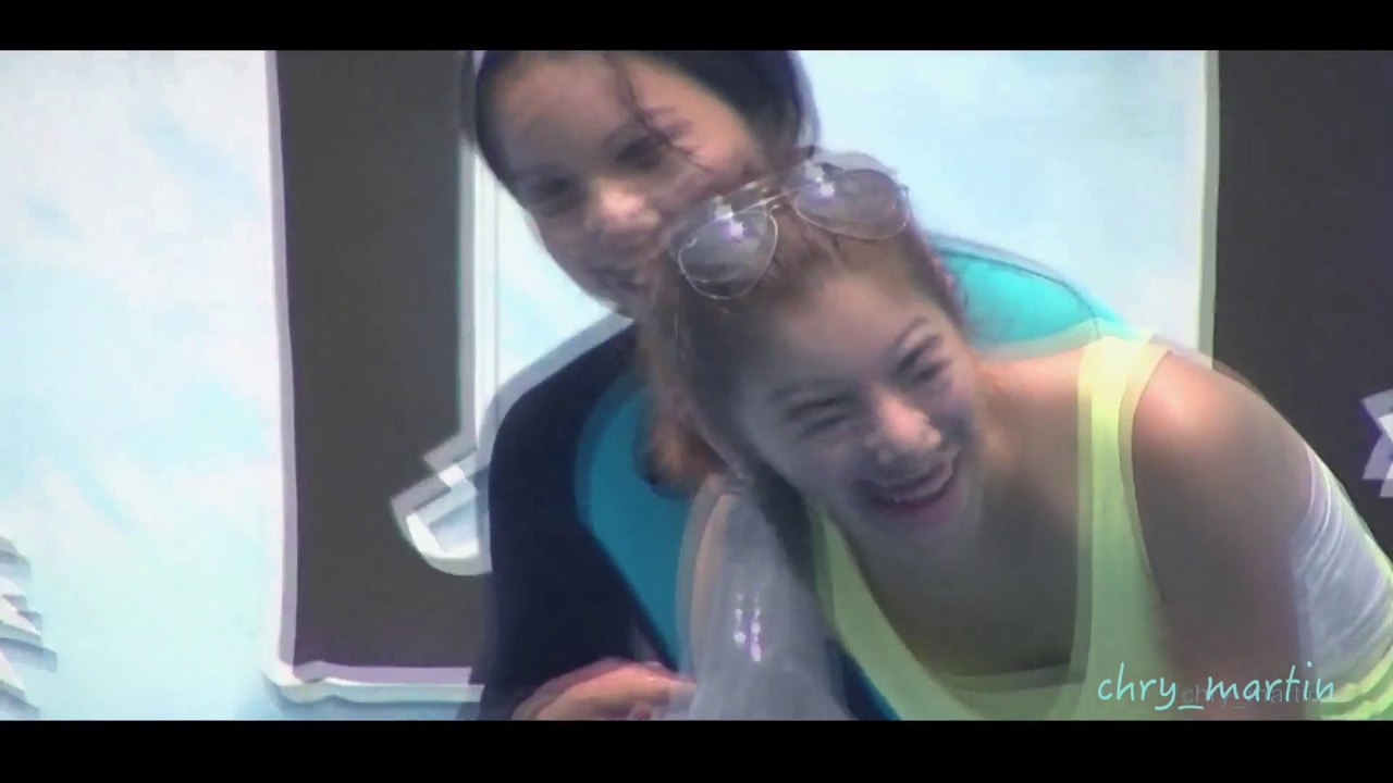 Dolphin Show Safari world Bangkok, Thailand with Super hit Bhangra song Hadippa