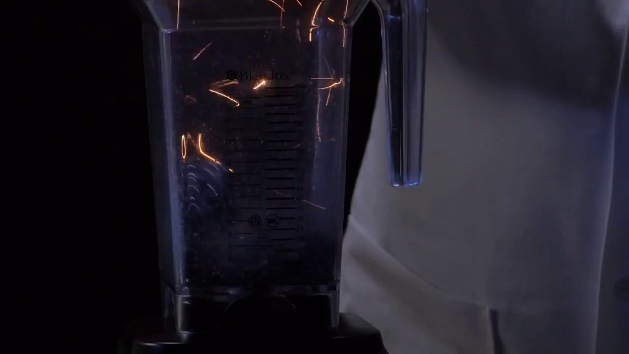 Blender test : Will Neodymium Magnets Toys Blend?