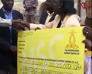 Gen. Saleh hands over 2Bn Shillings cheque to Kasese farmers