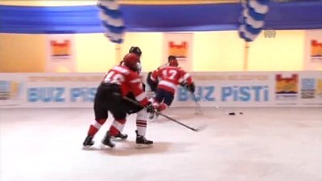 Bakan İslam, Buz Pisti Açılışı Yaptı Yeğeninin Maçını İzledi (2)