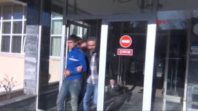 Samsun 1 Kişiyi Pompalı Tüfekle Öldürdükleri İddia Edilen 2 Kişi Çorum'da Yakalandı