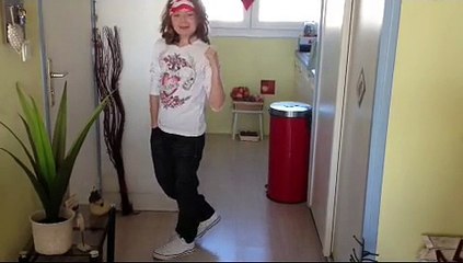 Leçon de Moonwalk avec Yanis, finaliste de "La France a un incroyable talent"