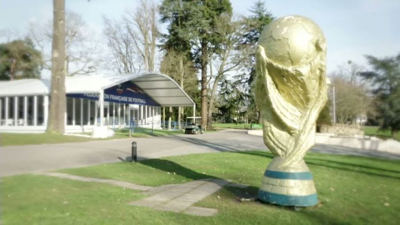 FOOT - BLEUS : Dans les coulisses de Clairefontaine