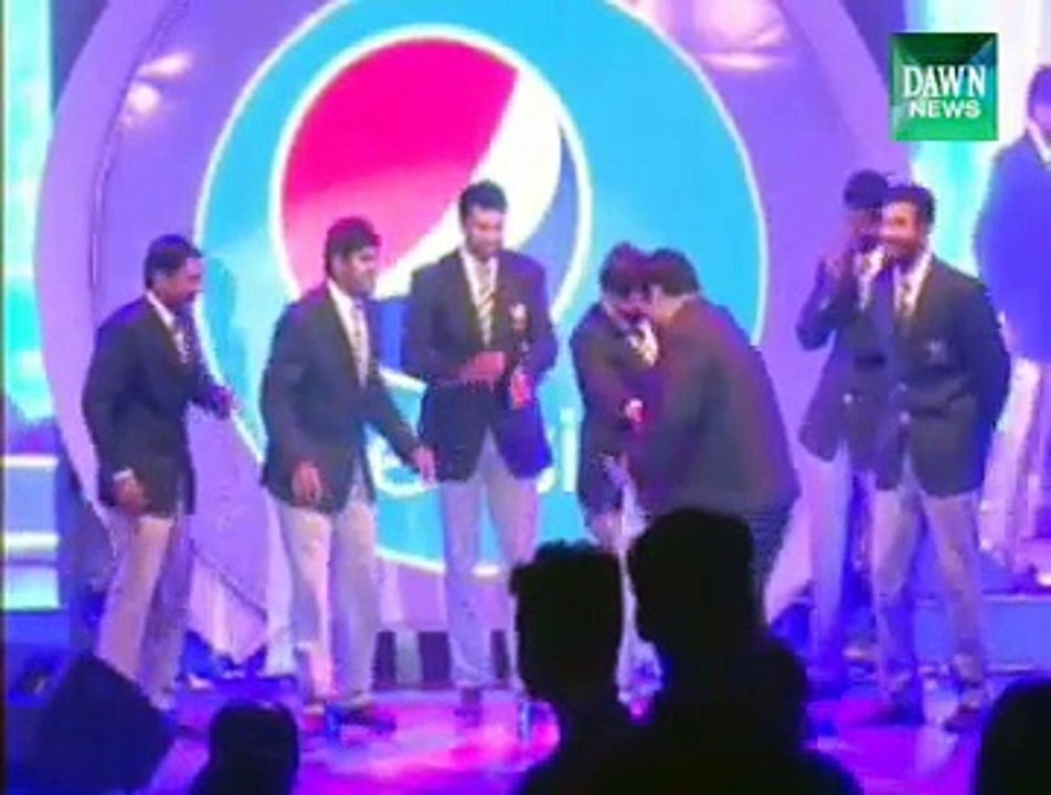 Funny moments in inauguration of pakistan cricket team kit for world cup 2015