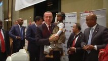 Cumhurbaşkanı, 'Erdoğan' ve 'Emine' Adlı Çocukları Sevdi