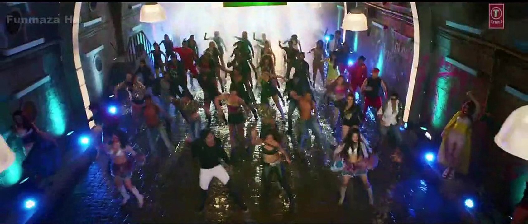 Besharmi Ki Height Full Song 720p HD Quality - Main Tera Hero