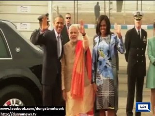 Dunya News - Modi hugs Obama at start of three-day India visit