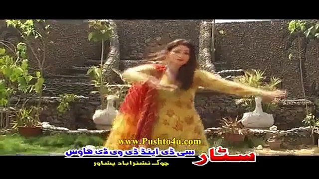 Kiran Khan and Swaty New Pashto Mast Dance Song 2014 Za Kho Badnaam Shoma - YouTube
