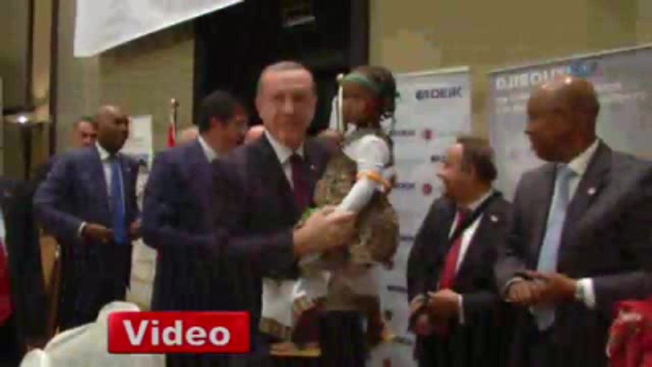 Erdoğan Somali'de Çocuk Sevdi