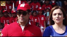 Salman Khan spotted with GIRLFRIEND Iulia Vantur