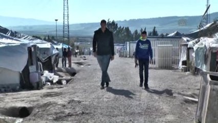 2,28'lik Suriyeli Cuma'nın Çadır Kentte Zorlu Yaşamı