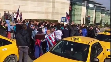 İstinye park önünde çoşku erken başladı.