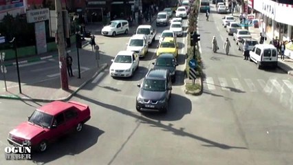 Kırmızı ışıkta geçen araçlar böyle kaza yaptı