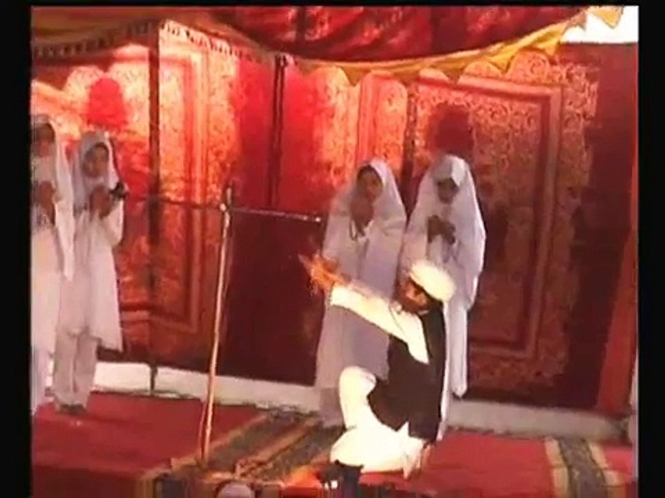 Tablo-naveed shehzad or us kay sathy