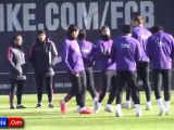 Daniel Alves ensina dança muito louca a Neymar e Adriano