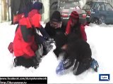 Dunya News - Tourists continue to enjoy snowfall in northern areas of Pakistan