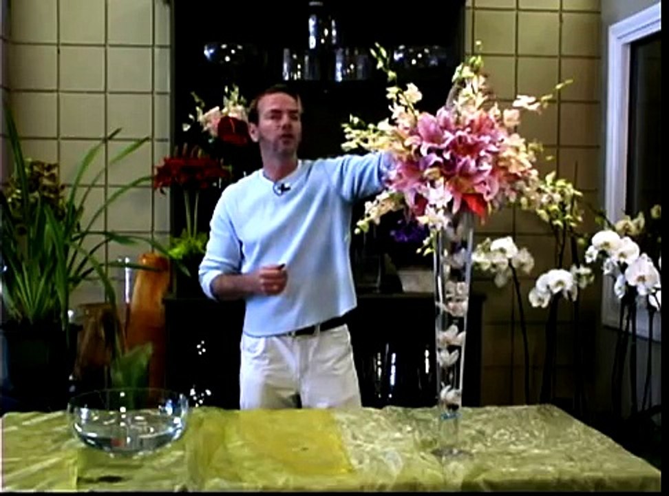 How to Make a Wedding Flower Arrangement - Tips for Finishing a Wedding Floral Arrangement