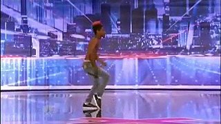 Super Flexible Body Of A Street Dancer Showing His Talent
