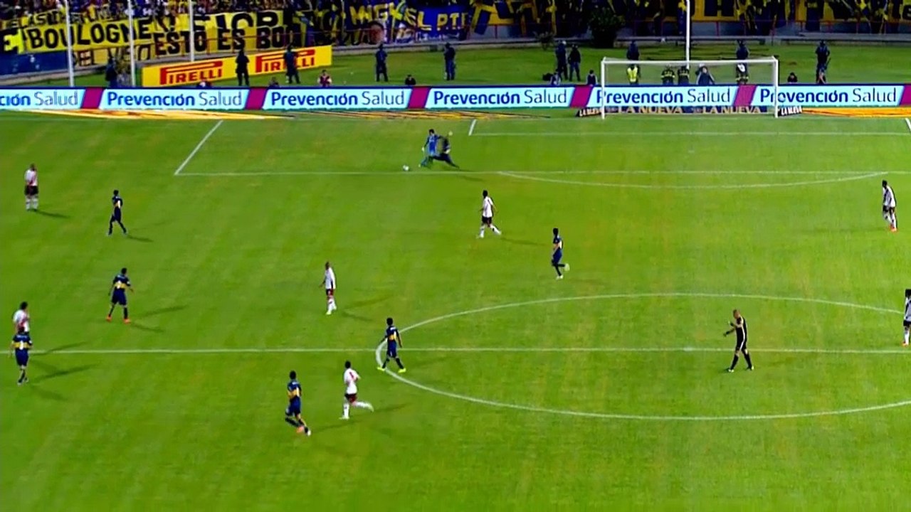 Argentinien: Horrorgrätsche im Superclasico