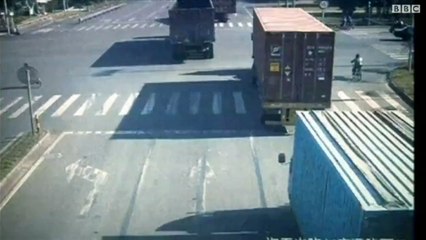 Lucky Person Survive in Accident