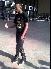 2# Il danse sur du Michael Jackson