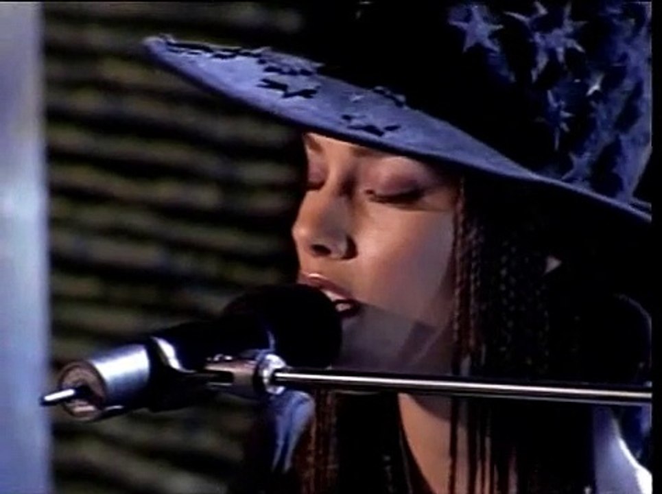 Alicia Keys - How Come U Don't Call Me [Prince Cover] - Live Lady of Soul Awards - 2005