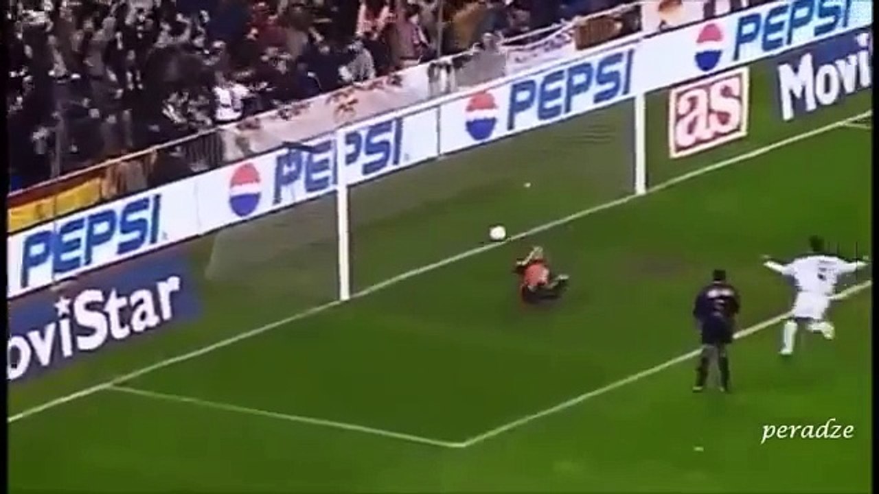 10 Ban thang dep nhat cua Roberto Carlos