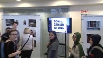Somalı Çocuklar Fotoğraflarını Sergiledi