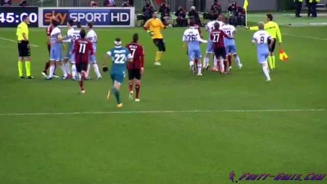 Mexes pète un câble et étrangle Mauri