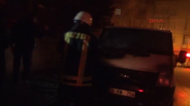 Karaman Park Halindeyken Yanan İşçi Servisini İtfaiye Ekipleri Söndürdü