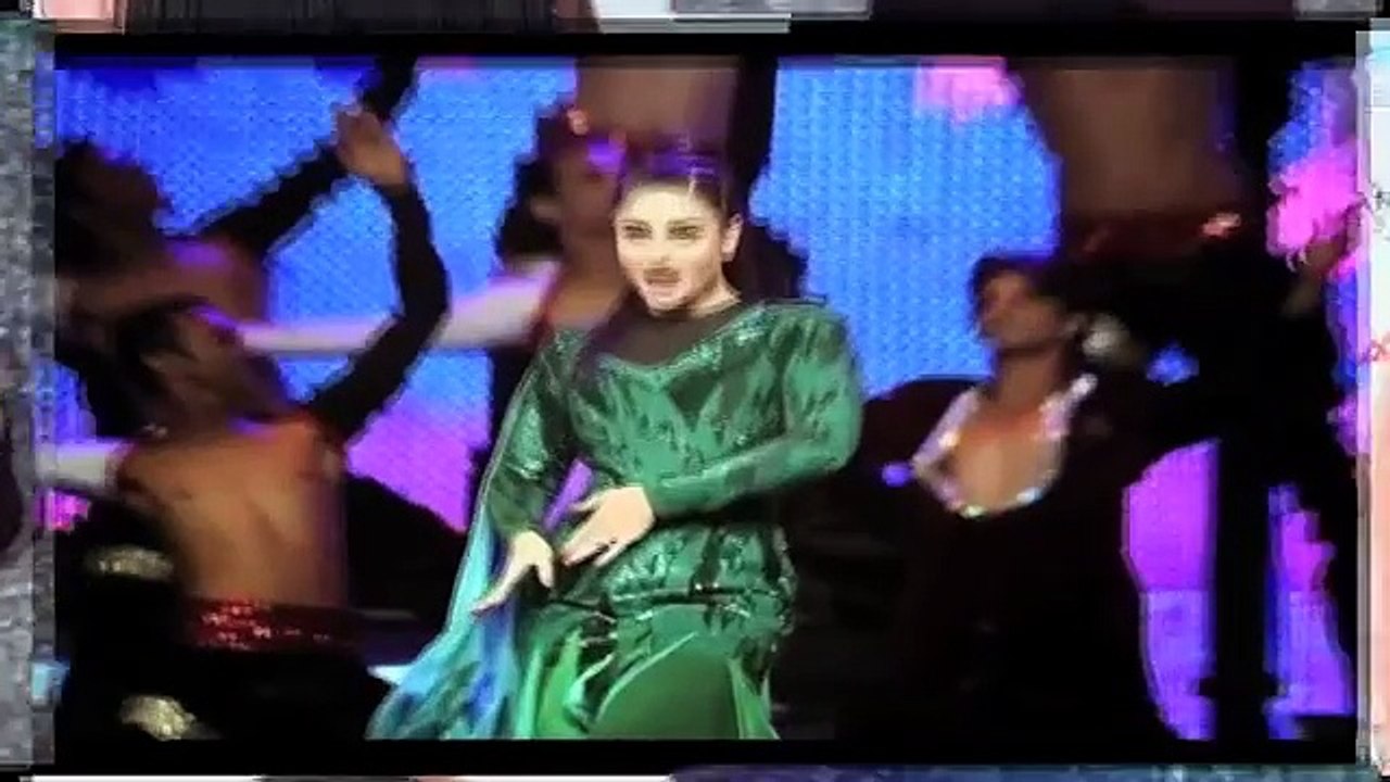 IIFA Awards 2014   Kareena Kapoor Hot Performance