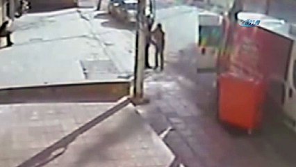 Önce bıçakladı sonra yoluna devam etti