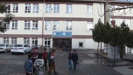 İlkokulun Bahçesinden Atatürk Büstü Çalındı