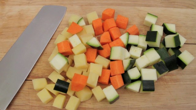 Comment tailler les légumes en mirepoix ? - Gourmand