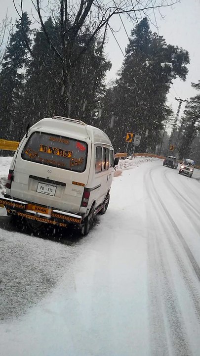 Snowfall in Murree 2015 (5)