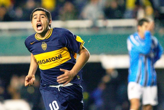 Relembre belos gols da carreira de Riquelme