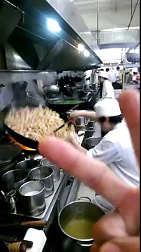 Un wok pour 60 personnes