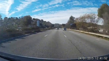 dashcam audi a pleine vitesse se fait couper la route