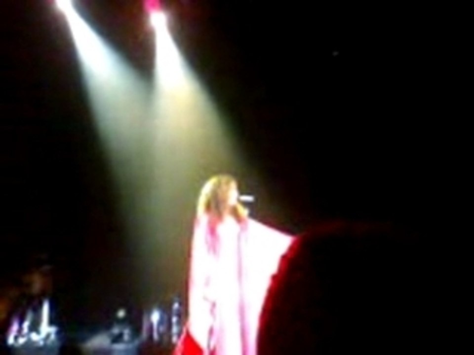 Shakira - Prague - 3/3/07 - No