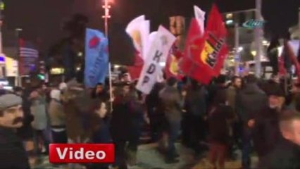 Kadıköy'de İzinsiz Yürüyüşe Polis Müdahalesi