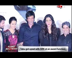 Shahrukh Khan upsets Tabu at an award function   Bollywood News