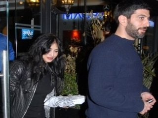 Karadayı Dizisinin Ayten'i Sevgilisiyle Objektiflere Takıldı