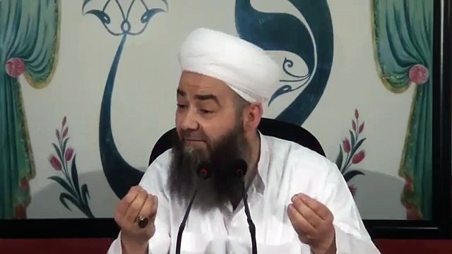 Cübbeli Ahmet Hoca - Hıyar Alırken Seçiyorsun da Hoca Dinlerken Niye Seçmiyorsun