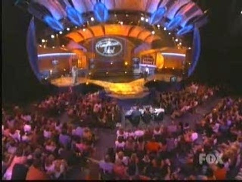 Kelly Clarkson - Natural Woman @ AI