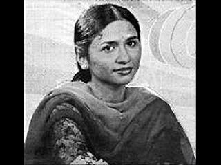 Un ka ishara jan say piyara - Nayyara Noor - YouTube