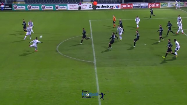 la reprise de volée somptueuse de Victor Curto Ortiz sur corner